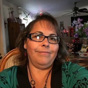 Meet your Posher, Debbie